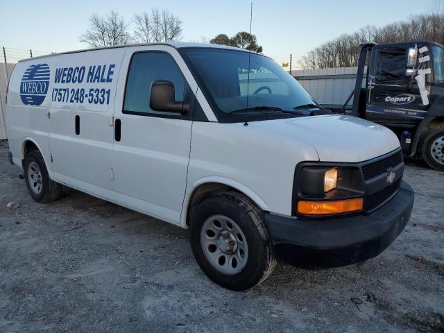 1GCFG15XX91111874 - 2009 CHEVROLET EXPRESS G1 WHITE photo 4