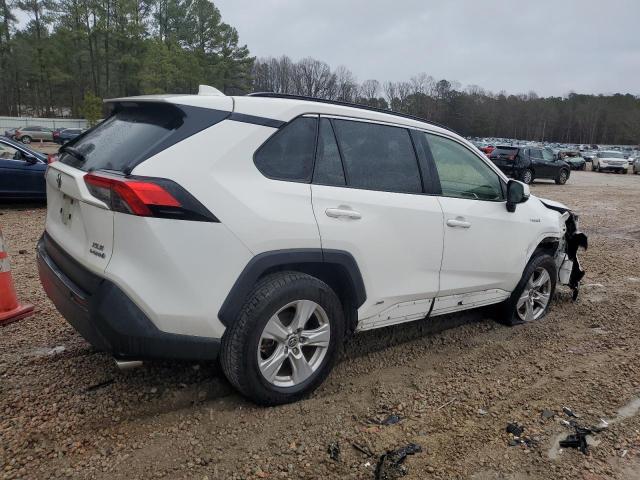 JTMRWRFV5KD028188 - 2019 TOYOTA RAV4 XLE WHITE photo 3