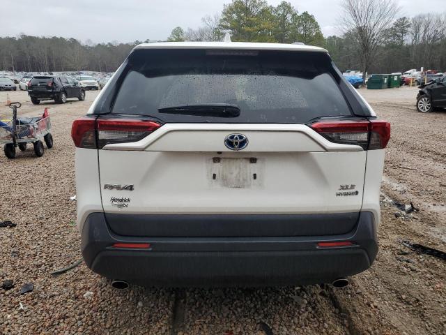 JTMRWRFV5KD028188 - 2019 TOYOTA RAV4 XLE WHITE photo 6