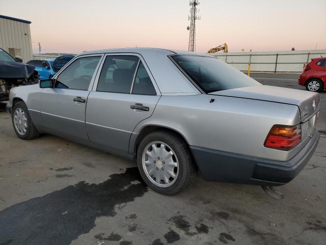 WDBEA28E6PB946129 - 1993 MERCEDES-BENZ 300 E 2.8 SILVER photo 2