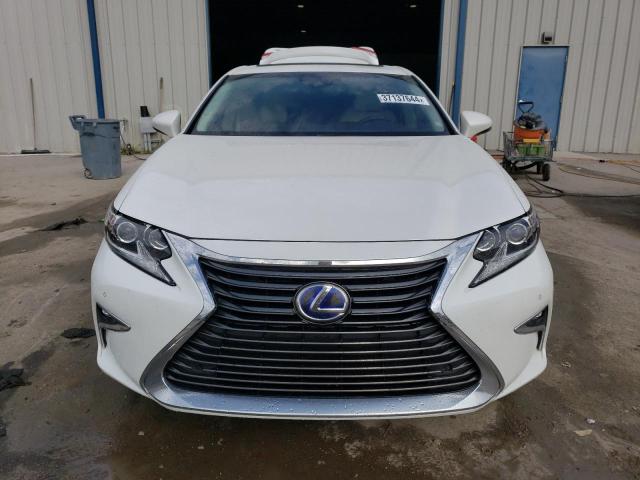 JTHBW1GG0G2113363 - 2016 LEXUS ES 300H WHITE photo 5