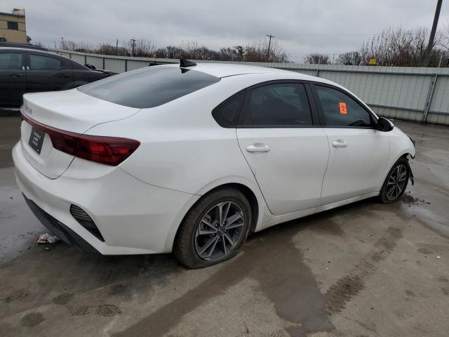 3KPF24AD5PE514893 - 2023 KIA FORTE LX WHITE photo 3