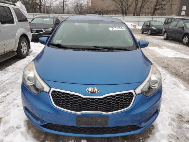 KNAFK4A63E5056326 - 2014 KIA FORTE LX BLUE photo 5