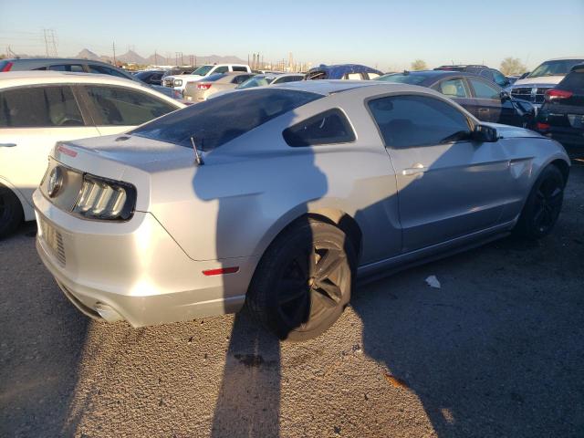 1ZVBP8AM4E5286351 - 2014 FORD MUSTANG SILVER photo 3