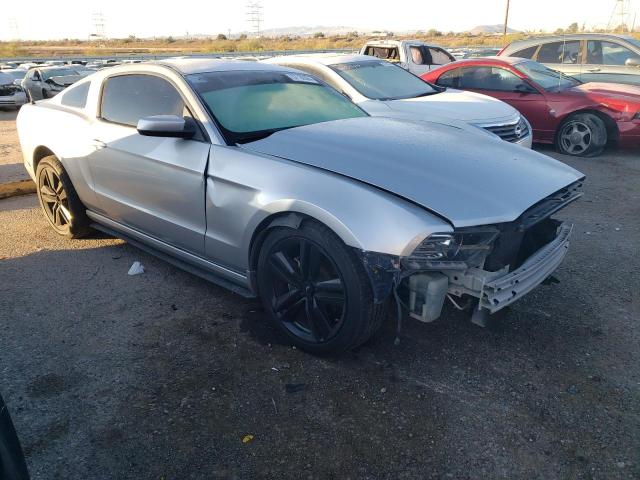 1ZVBP8AM4E5286351 - 2014 FORD MUSTANG SILVER photo 4