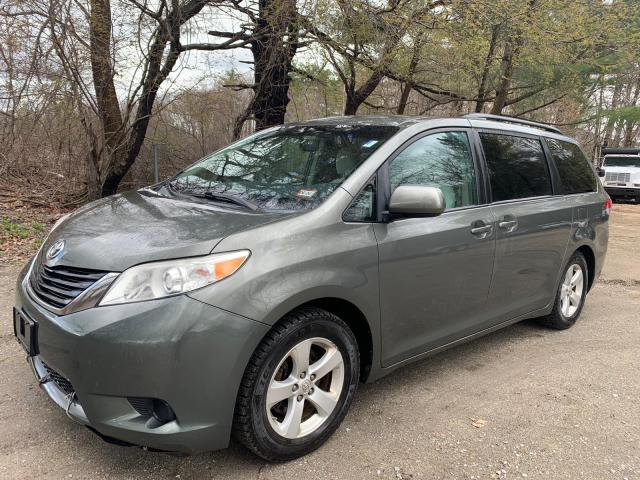 5TDKK3DC8CS236633 - 2012 TOYOTA SIENNA LE  photo 2