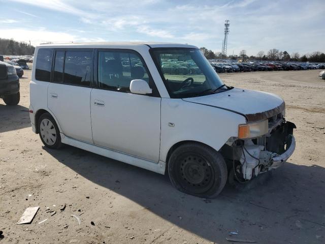 JTLKT324864060938 - 2006 TOYOTA SCION XB WHITE photo 4