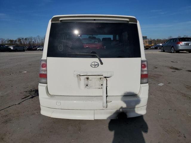 JTLKT324864060938 - 2006 TOYOTA SCION XB WHITE photo 6