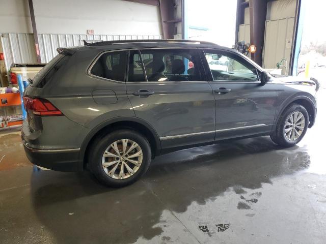 3VV2B7AX9JM042111 - 2018 VOLKSWAGEN TIGUAN SE GRAY photo 3