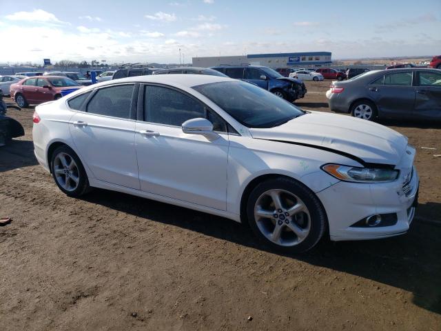 3FA6P0H99FR199511 - 2015 FORD FUSION SE WHITE photo 4