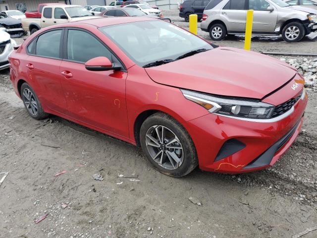 3KPF24AD5NE434748 - 2022 KIA FORTE FE RED photo 4