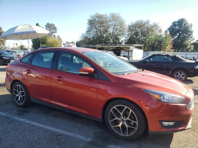 1FADP3H27JL313377 - 2018 FORD FOCUS SEL RED photo 4