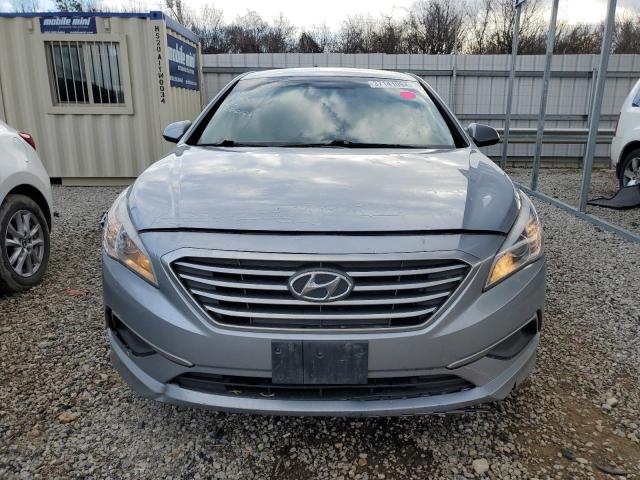 5NPE24AF9HH585556 - 2017 HYUNDAI SONATA SE SILVER photo 5