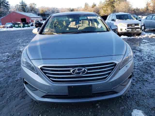 5NPE24AF3GH313566 - 2016 HYUNDAI SONATA SE SILVER photo 5