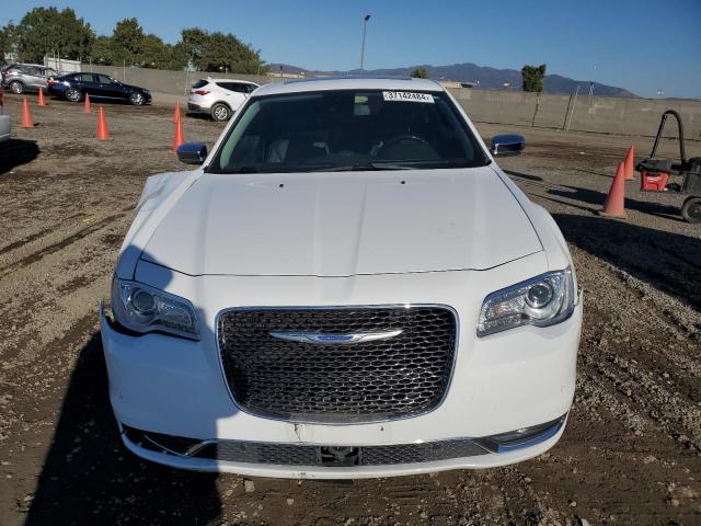 2C3CCAEG3JH269921 - 2018 CHRYSLER 300 LIMITED WHITE photo 5