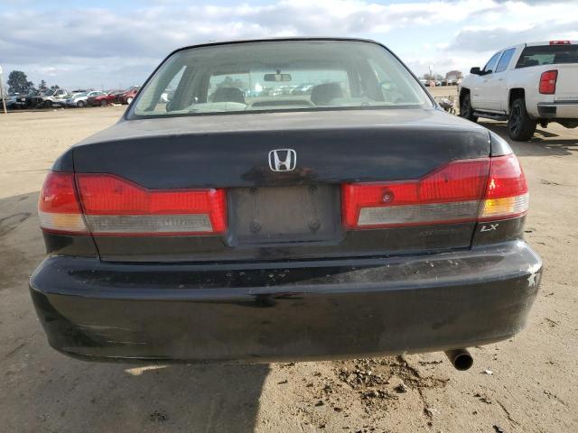 3HGCG66521G700910 - 2001 HONDA ACCORD LX BLACK photo 6