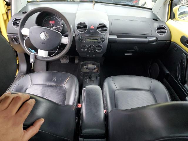 3VWPG3AG3AM015403 - 2010 VOLKSWAGEN NEW BEETLE YELLOW photo 8