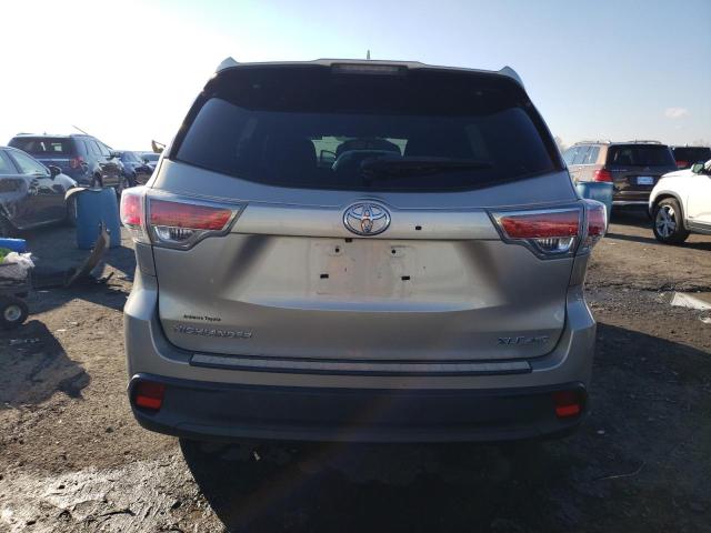 5TDJKRFH4FS135519 - 2015 TOYOTA HIGHLANDER XLE TAN photo 6