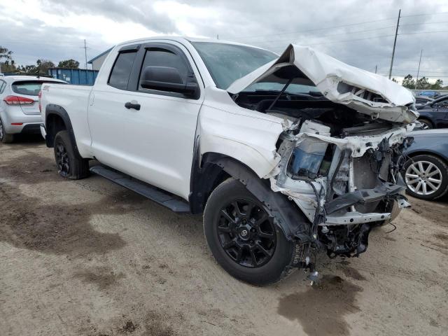 5TFRY5F11LX270380 - 2020 TOYOTA TUNDRA DOUBLE CAB SR/SR5 WHITE photo 4