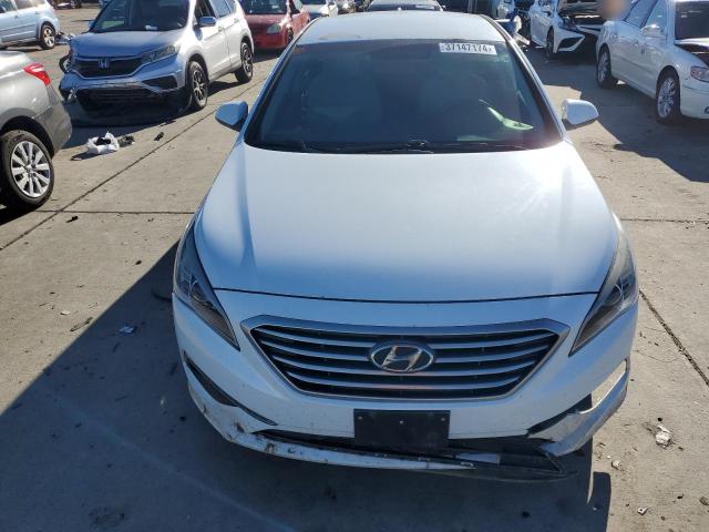 5NPE24AF5FH003305 - 2015 HYUNDAI SONATA SE WHITE photo 5