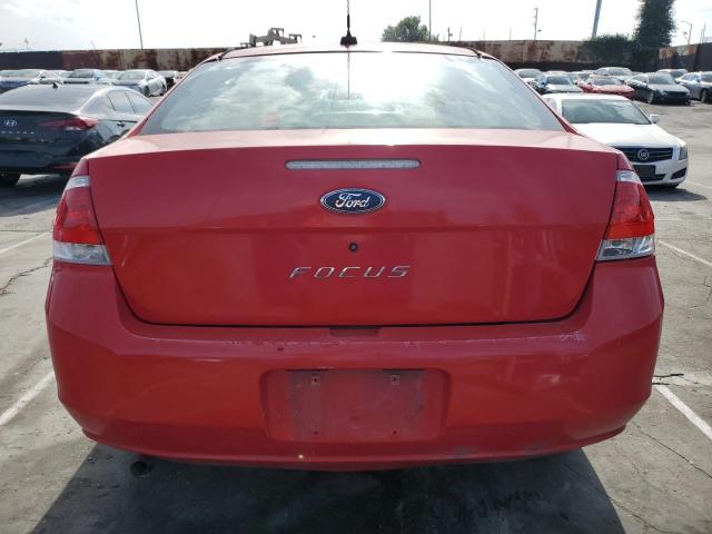 1FAHP34N98W293644 - 2008 FORD FOCUS S/SE RED photo 6