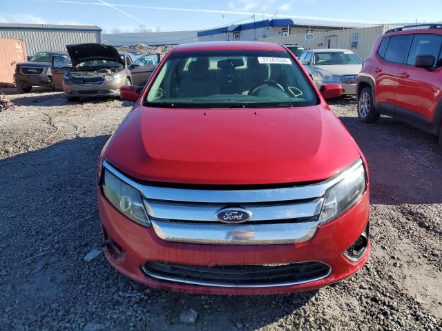 3FAHP0HA8CR292454 - 2012 FORD FUSION SE RED photo 5