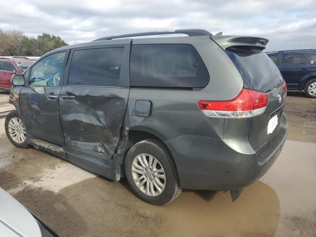 5TDYK3DC4CS229057 - 2012 TOYOTA SIENNA XLE GRAY photo 2