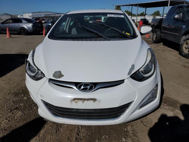 5NPDH4AEXGH706899 - 2016 HYUNDAI ELANTRA SE WHITE photo 5