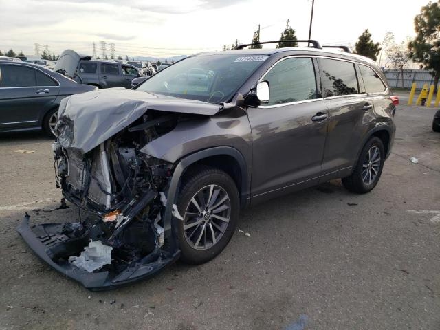 5TDKZRFH9JS549548 - 2018 TOYOTA HIGHLANDER SE GRAY photo 1