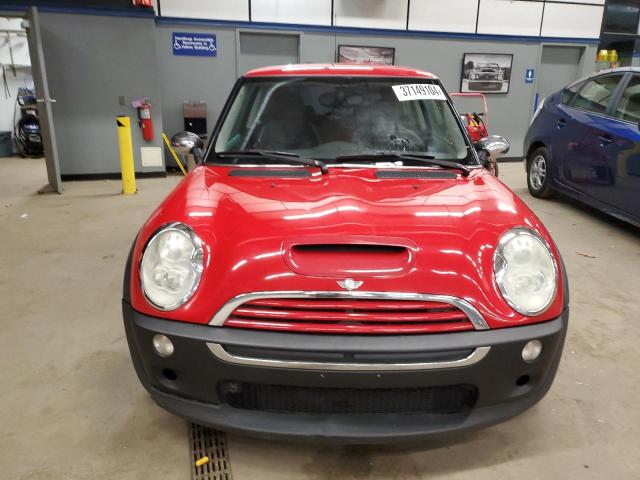 WMWRE33415TD96325 - 2005 MINI COOPER S RED photo 5