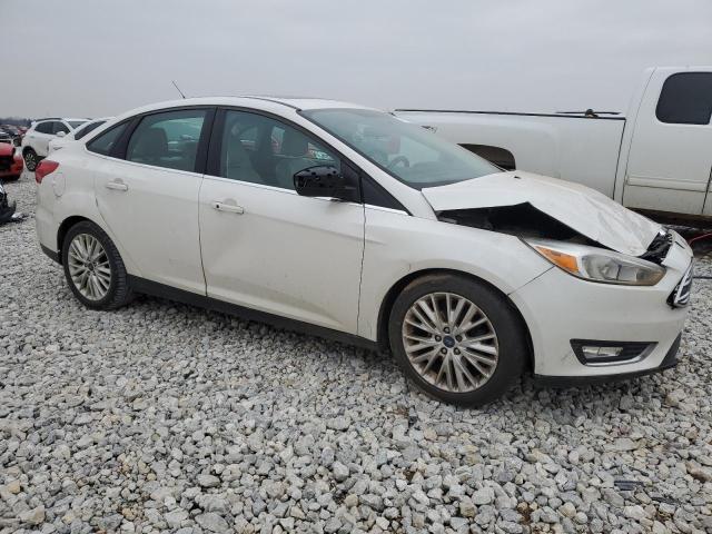 1FADP3J23JL293929 - 2018 FORD FOCUS TITANIUM WHITE photo 4