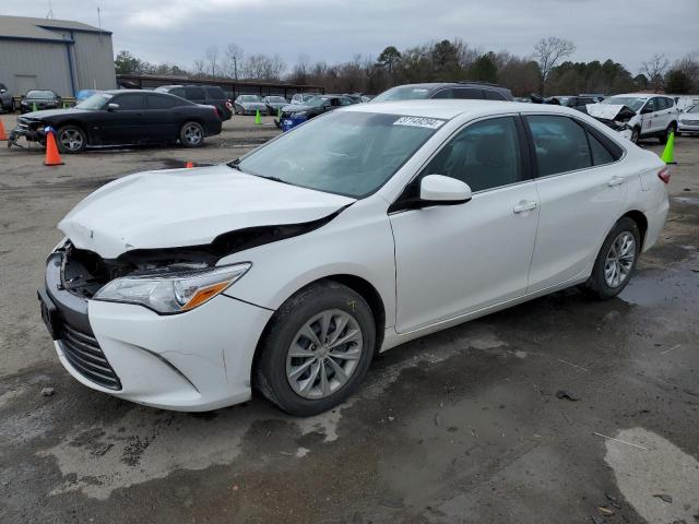 4T1BF1FK3GU200164 - 2016 TOYOTA CAMRY LE WHITE photo 1