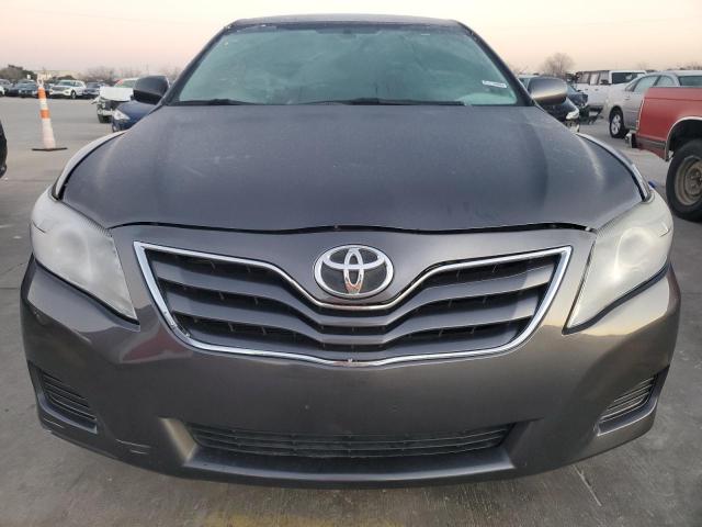 4T4BF3EK2BR129051 - 2011 TOYOTA CAMRY BASE GRAY photo 5