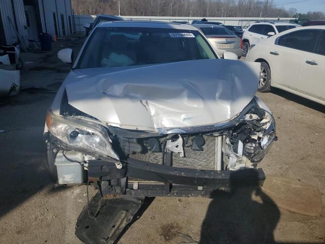 4T1BK3DB8BU412223 - 2011 TOYOTA AVALON BASE WHITE photo 5