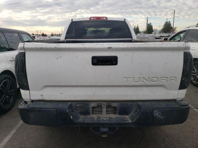 5TFRM5F11GX104829 - 2016 TOYOTA TUNDRA DOUBLE CAB SR/SR5 WHITE photo 6