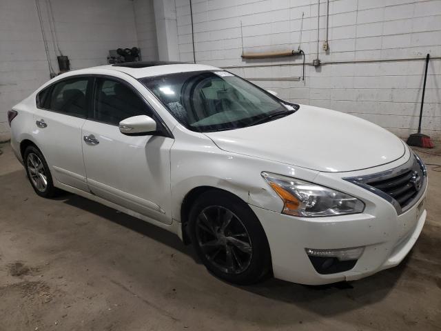 1N4AL3AP2FN398452 - 2015 NISSAN ALTIMA 2.5 WHITE photo 4