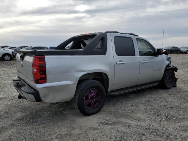 3GNMCEE05BG105993 - 2011 CHEVROLET AVALANCHE LS SILVER photo 3