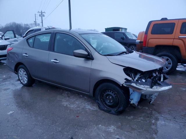 3N1CN7AP6HL805943 - 2017 NISSAN VERSA S GRAY photo 4