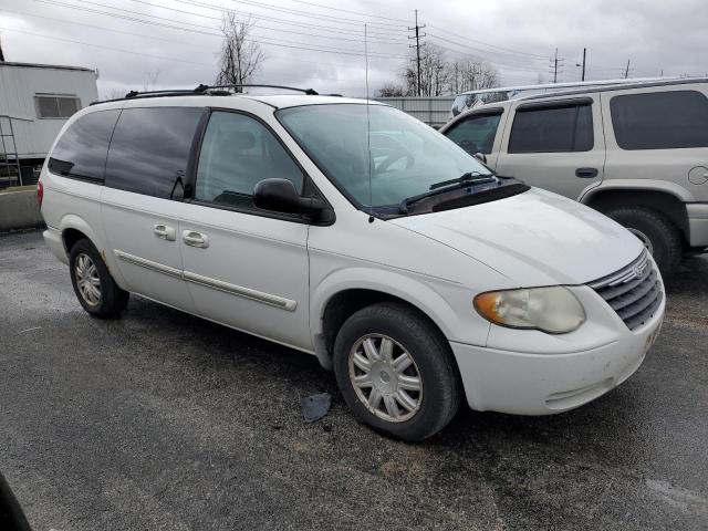 2A4GP54L06R650595 - 2006 CHRYSLER TOWN & COU TOURING WHITE photo 4