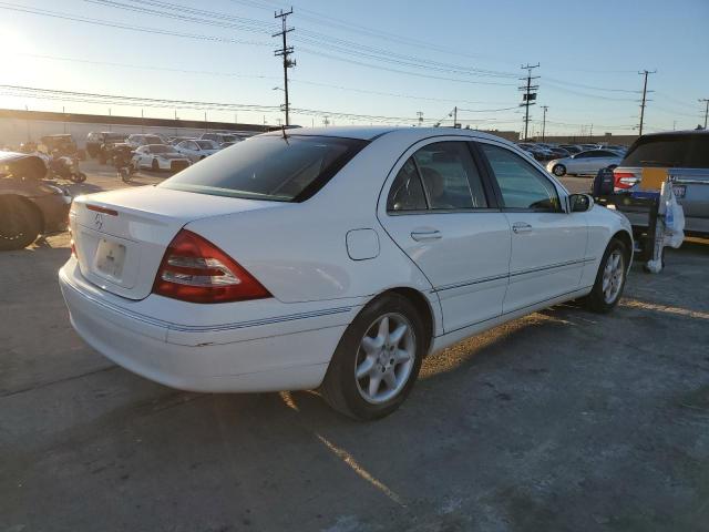 WDBRF61J92F166483 - 2002 MERCEDES-BENZ C 240 WHITE photo 3