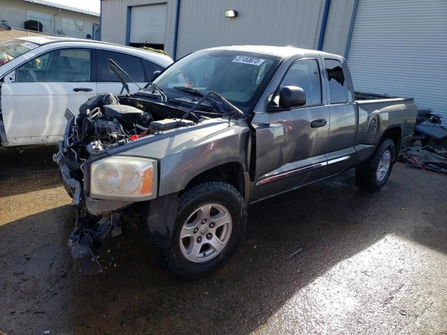 1D7HE52N15S206536 - 2005 DODGE DAKOTA LARAMIE GRAY photo 1