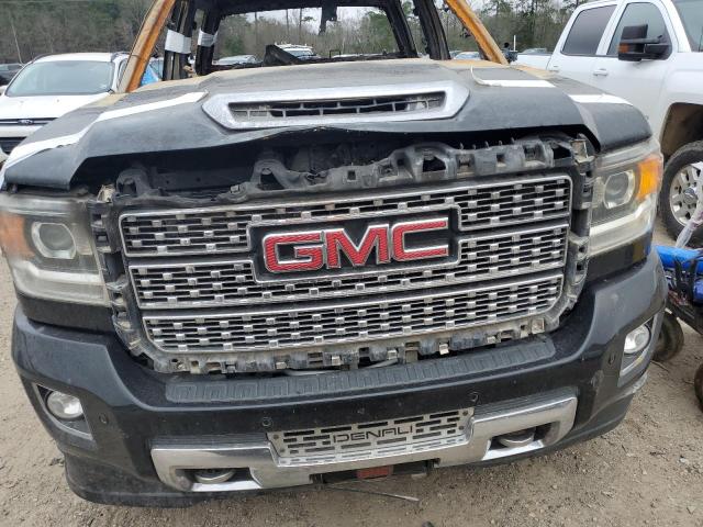 1GT12UEY2JF273704 - 2018 GMC SIERRA K2500 DENALI BLACK photo 11