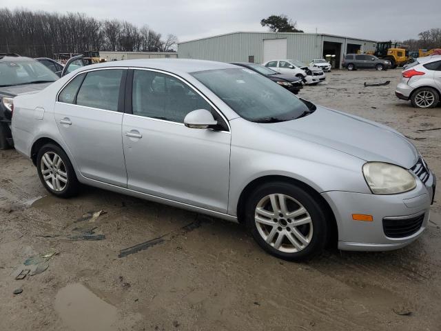 3VWAL7AJ2AM007359 - 2010 VOLKSWAGEN JETTA TDI SILVER photo 4