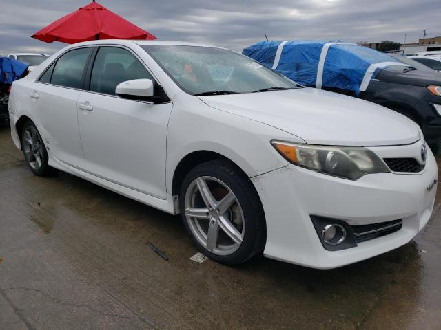 4T1BF1FKXEU456668 - 2014 TOYOTA CAMRY L WHITE photo 4