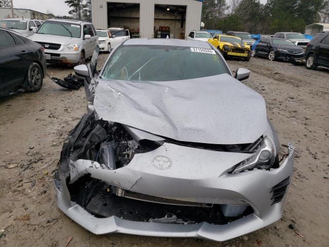 JF1ZNAA14H8706817 - 2017 TOYOTA 86 BASE SILVER photo 5