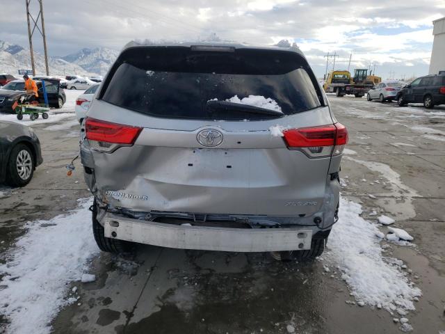 5TDJZRFH2HS446915 - 2017 TOYOTA HIGHLANDER SE SILVER photo 6