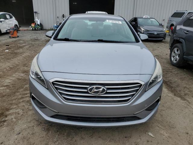 5NPE24AF9HH594614 - 2017 HYUNDAI SONATA SE SILVER photo 5