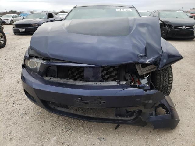 1ZVBP8AN9A5117803 - 2010 FORD MUSTANG BLUE photo 5