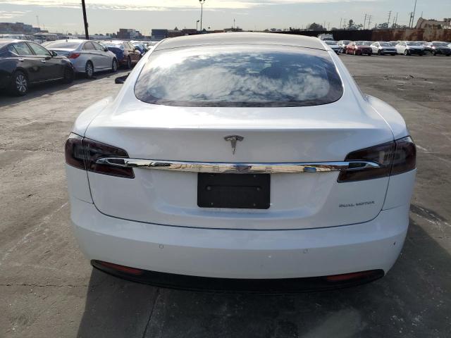 5YJSA1E25LF415648 - 2020 TESLA MODEL S WHITE photo 6