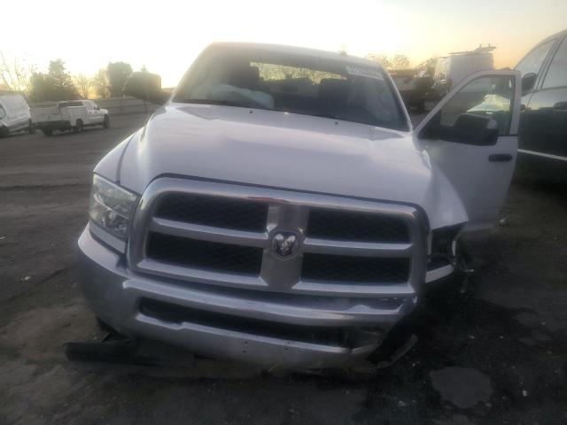 3C63R3CL7JG385328 - 2018 RAM 3500 ST WHITE photo 5